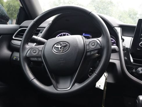 Used 2023 Toyota Camry SE FWD image 6