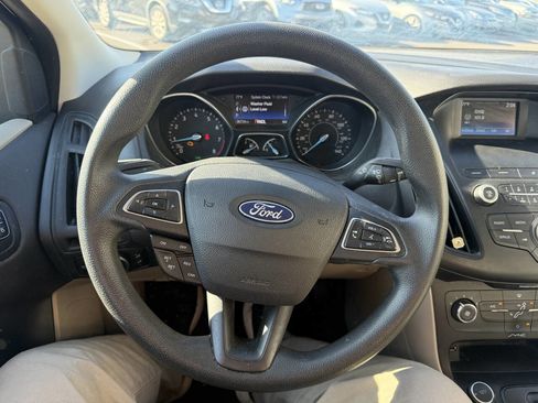 Used 2018 Ford Focus SE image 24