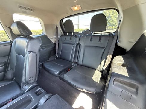 Used 2012 Toyota Highlander SE w/ Tow Pkg AWD/4WD image 11