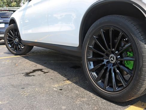 Used 2019 Mercedes-Benz GLC 300 4MATIC Coupe image 14