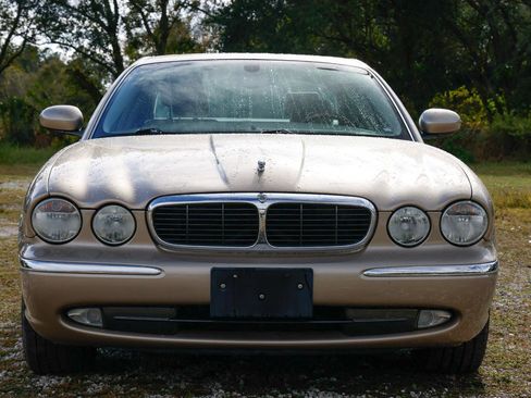 Used 2004 Jaguar XJ8 image 19