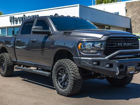 Used 2021 RAM 3500 Big Horn w/ Night Edition AWD/4WD image 6