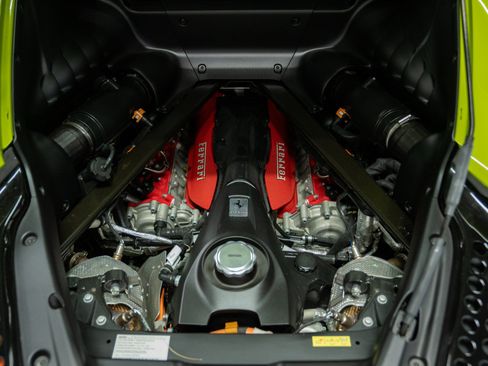 Used 2022 Ferrari SF90 Stradale AWD/4WD image 11