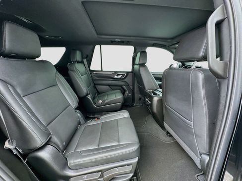 Used 2022 Chevrolet Tahoe Z71 w/ Luxury Package AWD/4WD image 20