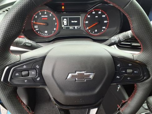 Used 2024 Chevrolet Trax RS w/ Driver Confidence Package image 29