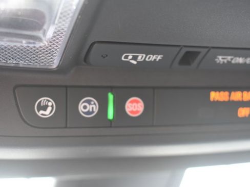 Used 2024 Buick Enclave Premium AWD/4WD image 31