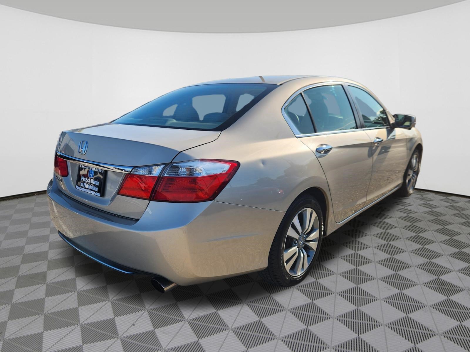 Used 2015 Honda Accord EX image 4