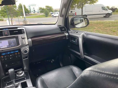 Used 2018 Toyota 4Runner Limited AWD/4WD image 39