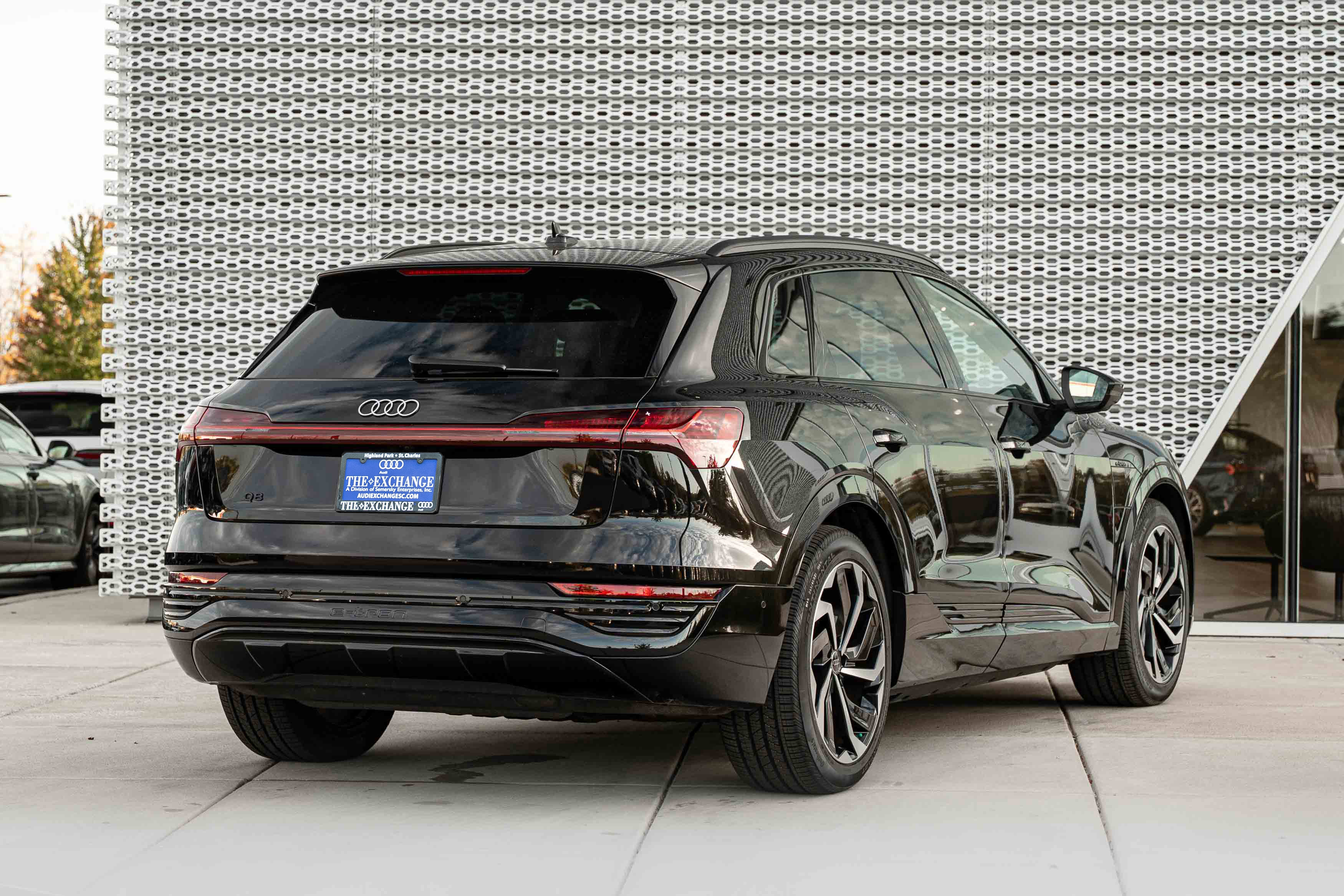 Certified 2024 Audi Q8 e-tron Premium Plus AWD/4WD image 4