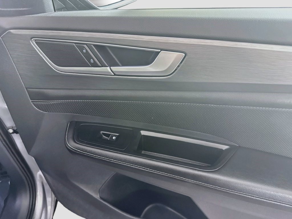 Used 2026 Volkswagen Atlas Cross Sport SE FWD image 30
