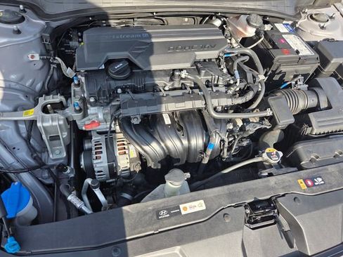 Used 2023 Hyundai Elantra SEL w/ Preferred Accessory Package image 19