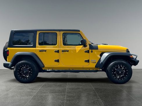 Used 2019 Jeep Wrangler Unlimited Sport S AWD/4WD image 9
