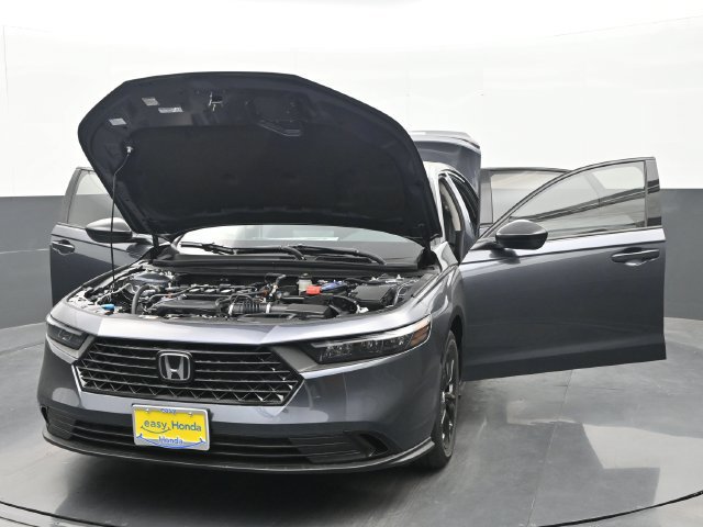 Used 2025 Honda Accord SE image 34