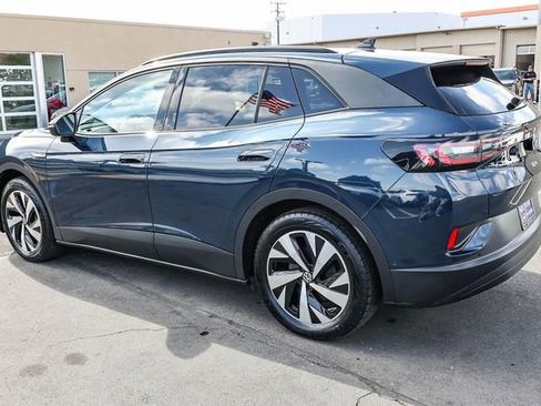 Used 2023 Volkswagen ID.4 Pro image 4