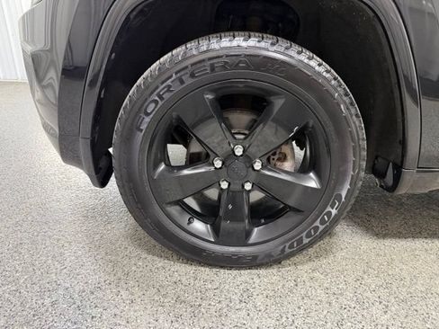 Used 2014 Jeep Grand Cherokee Altitude AWD/4WD image 27