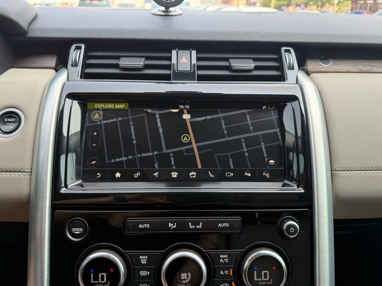 Used 2019 Land Rover Discovery HSE AWD/4WD image 13