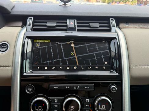 Used 2019 Land Rover Discovery HSE AWD/4WD image 13