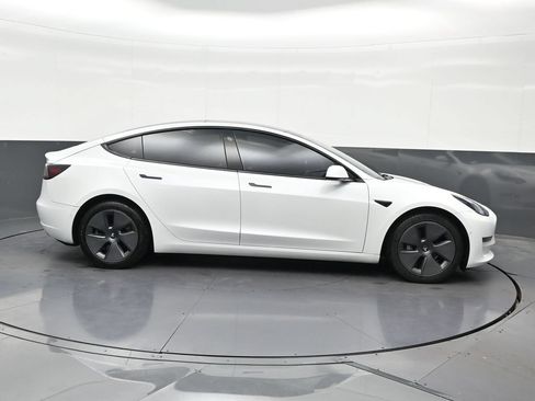 Used 2022 Tesla Model 3 Standard Range RWD image 6