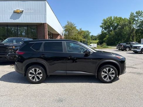 Used 2023 Nissan Rogue SV AWD/4WD image 2