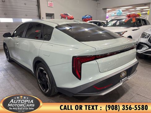 Used 2025 Kia K4 EX image 3