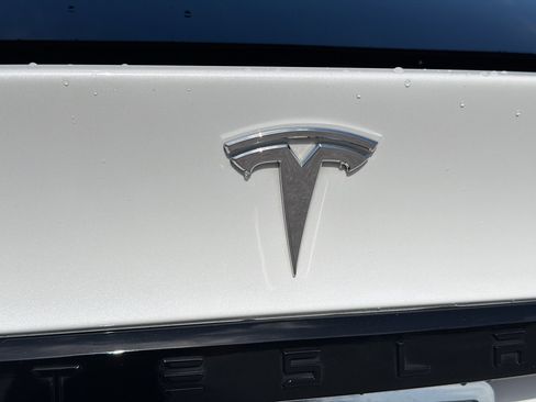 Used 2022 Tesla Model X AWD/4WD image 11