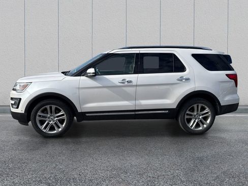 Used 2017 Ford Explorer Limited w/ Equipment Group 301A image 4