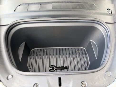 Used 2021 Tesla Model Y Long Range image 20