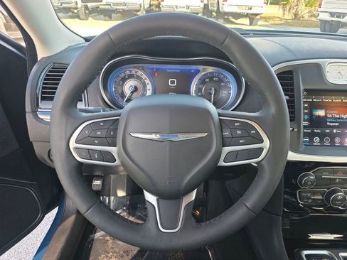 Used 2023 Chrysler 300 Touring w/ Sport Appearance Package image 25