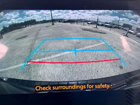 Used 2023 Toyota Highlander LE image 26