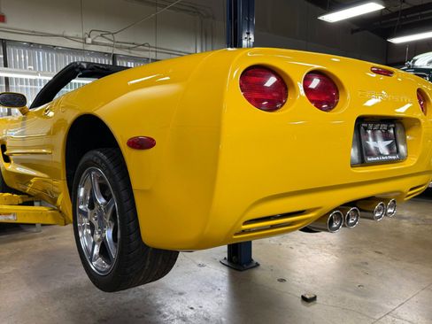 Used 2002 Chevrolet Corvette w/ Preferred Equipment Group2 image 92