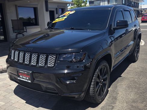 Used 2019 Jeep Grand Cherokee Altitude AWD/4WD image 1