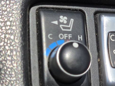 Used 2010 Nissan 370Z Touring RWD image 5