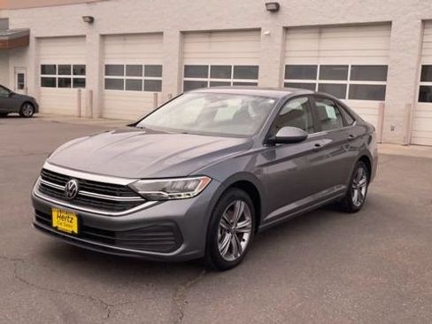 Used 2024 Volkswagen Jetta SE FWD image 5
