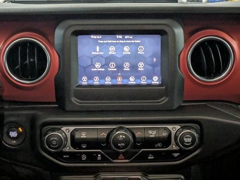 Used 2021 Jeep Wrangler Unlimited Rubicon w/ LED Lighting Group AWD/4WD image 18