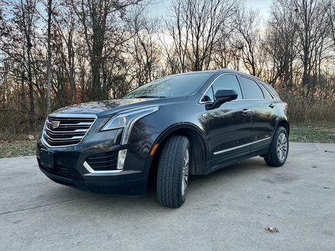 Used 2018 Cadillac XT5 Luxury w/ Driver Awareness Package image 2