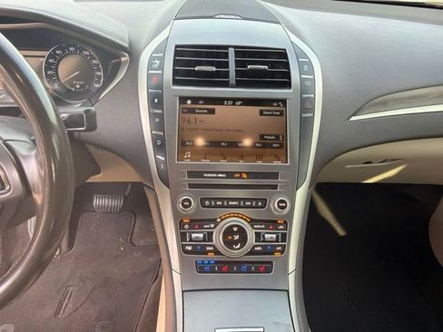 Used 2018 Lincoln MKZ Reserve FWD image 17
