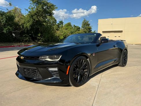 Used 2018 Chevrolet Camaro SS RWD image 4