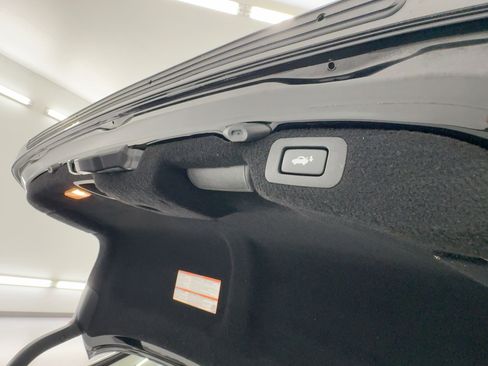 Used 2015 Lexus LS 460 w/ Comfort Package image 29