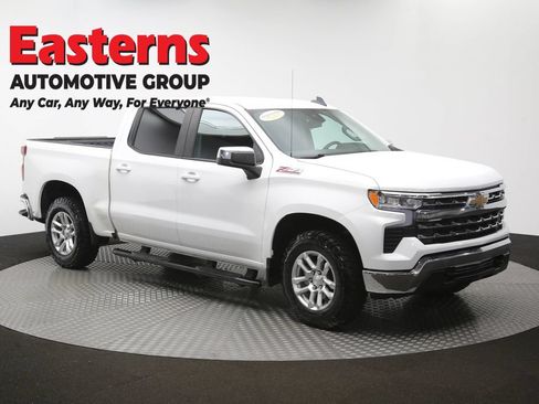 Used 2023 Chevrolet Silverado 1500 LT AWD/4WD image 46