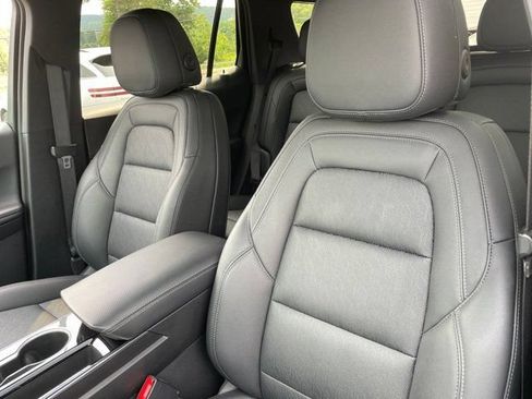 Used 2025 Chevrolet Equinox LT w/ Convenience Package II AWD/4WD image 9