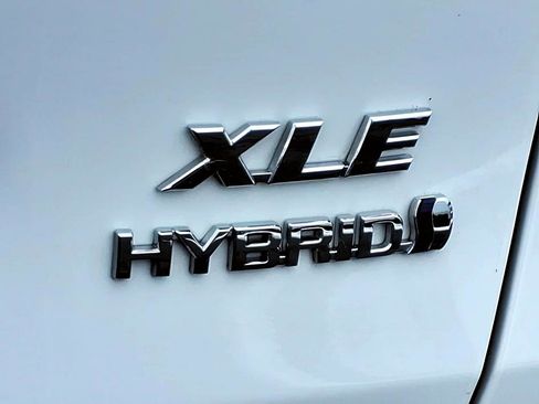 Certified 2024 Toyota RAV4 XLE image 10