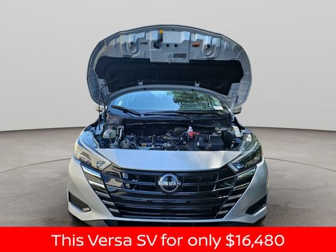 Used 2025 Nissan Versa SV FWD image 39
