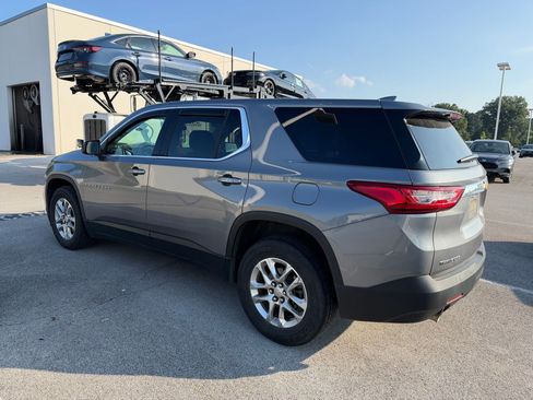 Used 2021 Chevrolet Traverse LS FWD image 10