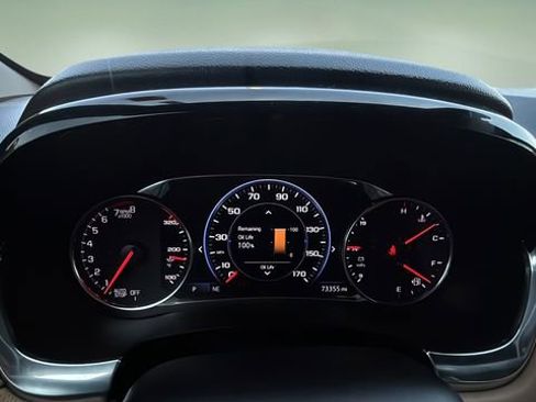 Used 2023 Chevrolet Traverse Premier image 15