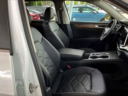 New 2026 Volkswagen Atlas SE image 6