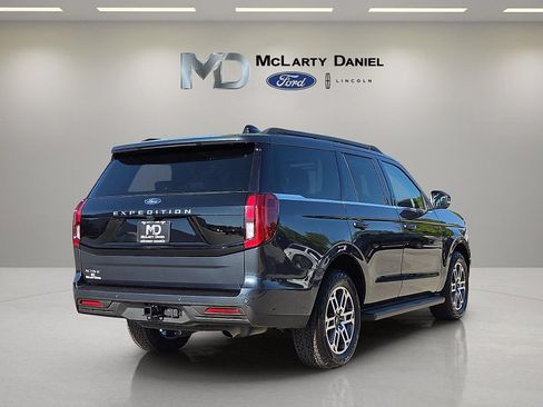 Used 2025 Ford Expedition Active AWD/4WD image 5