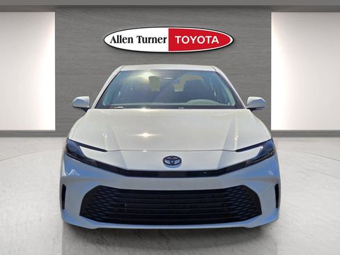 Used 2026 Toyota Camry LE image 4