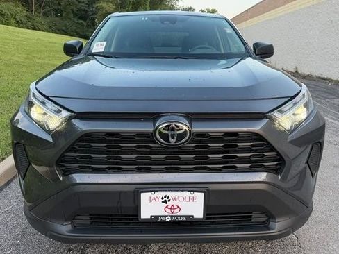 Used 2025 Toyota RAV4 LE AWD/4WD image 6