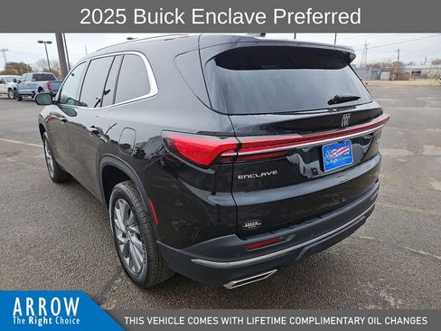 Used 2025 Buick Enclave Preferred image 9