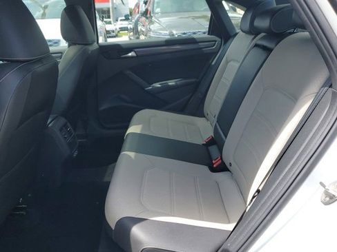 Used 2021 Volkswagen Passat 2.0T R-Line image 7